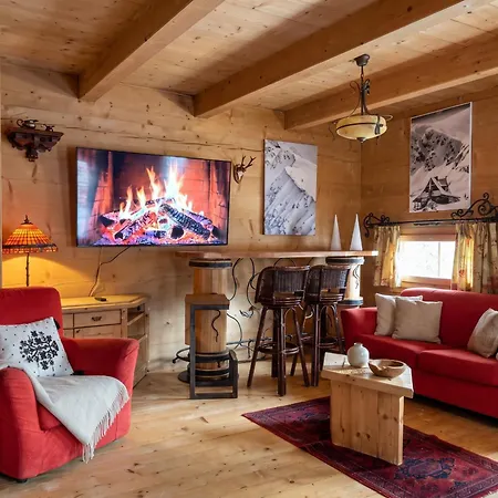 Golden Forest - & Fireplace Villa