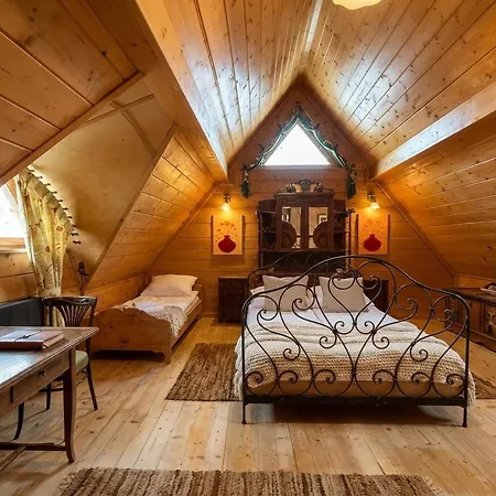 Golden Forest - & Fireplace Villa *